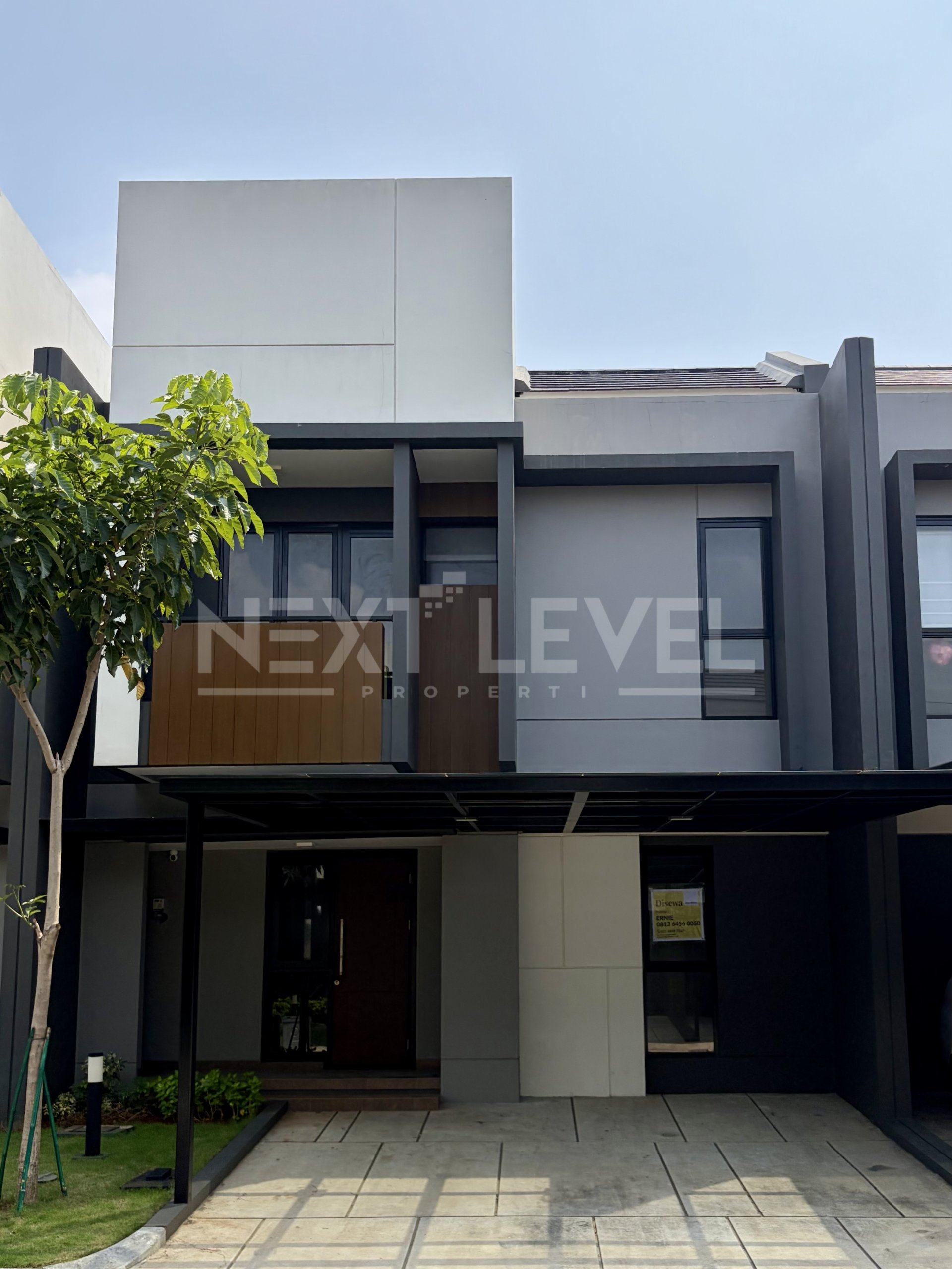 Disewakan Rumah Cantik 2 Lantai Summarecon Crown Gading Bekasi 