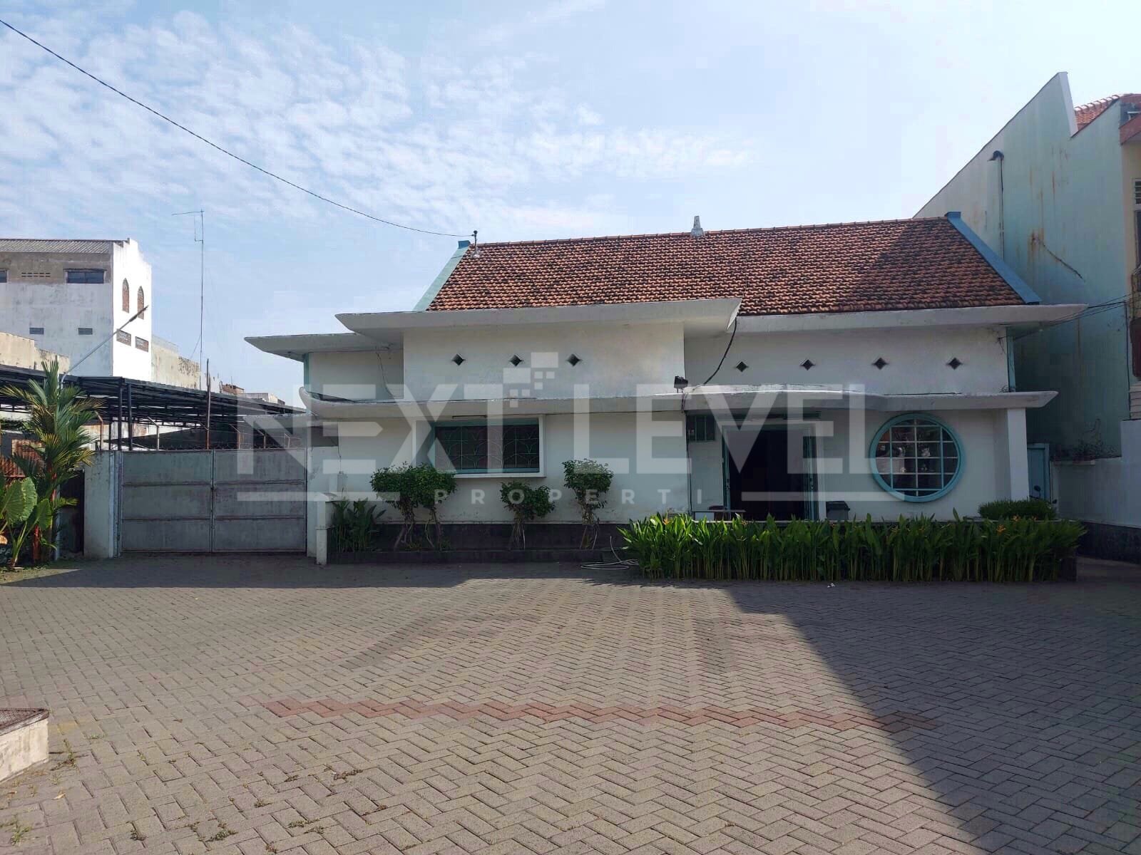 Rumah Ex Sekolah Mont****i