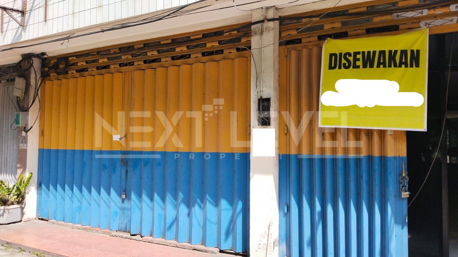 DISEWAKAN Ruko 3 Lantai, (5 x 14) M², di Ngagel - SURABAYA