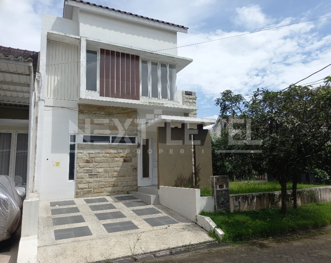 Rumah Nyaman dengan Taman Luas di Wagir Malang. Dekat kampus UM, Pasar Wagir, mall matos, Stasiun Kepanjen.MLG00049
