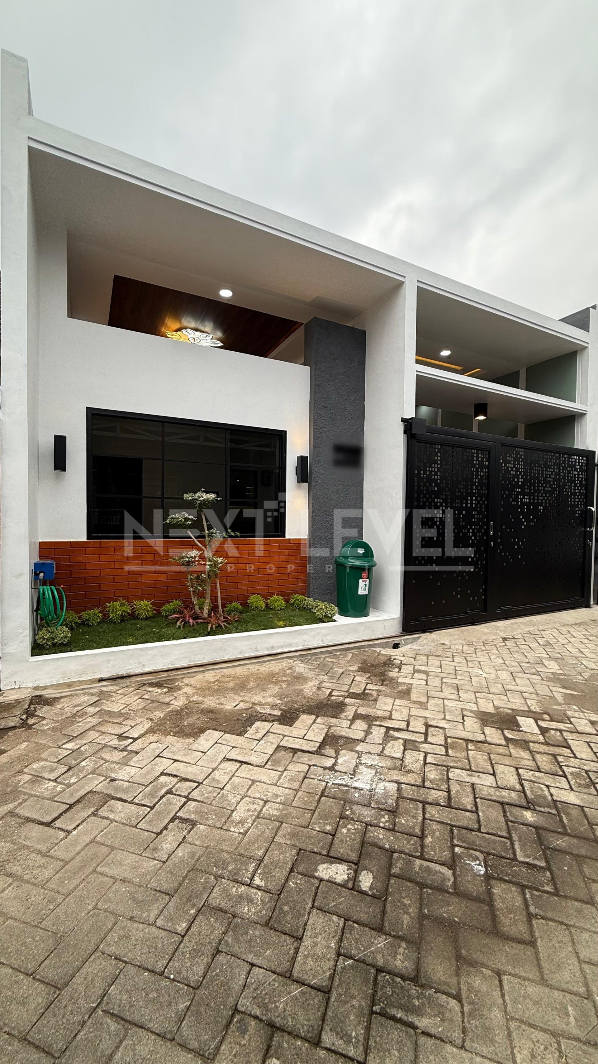 Rumah Cantik Full Furnished di Sukun Pondok Indah Malang. Dekat MOG, Kayutangan, RST Soepraoen, Kampus UNIKAMA, Alun Alun Malang.MLG00050