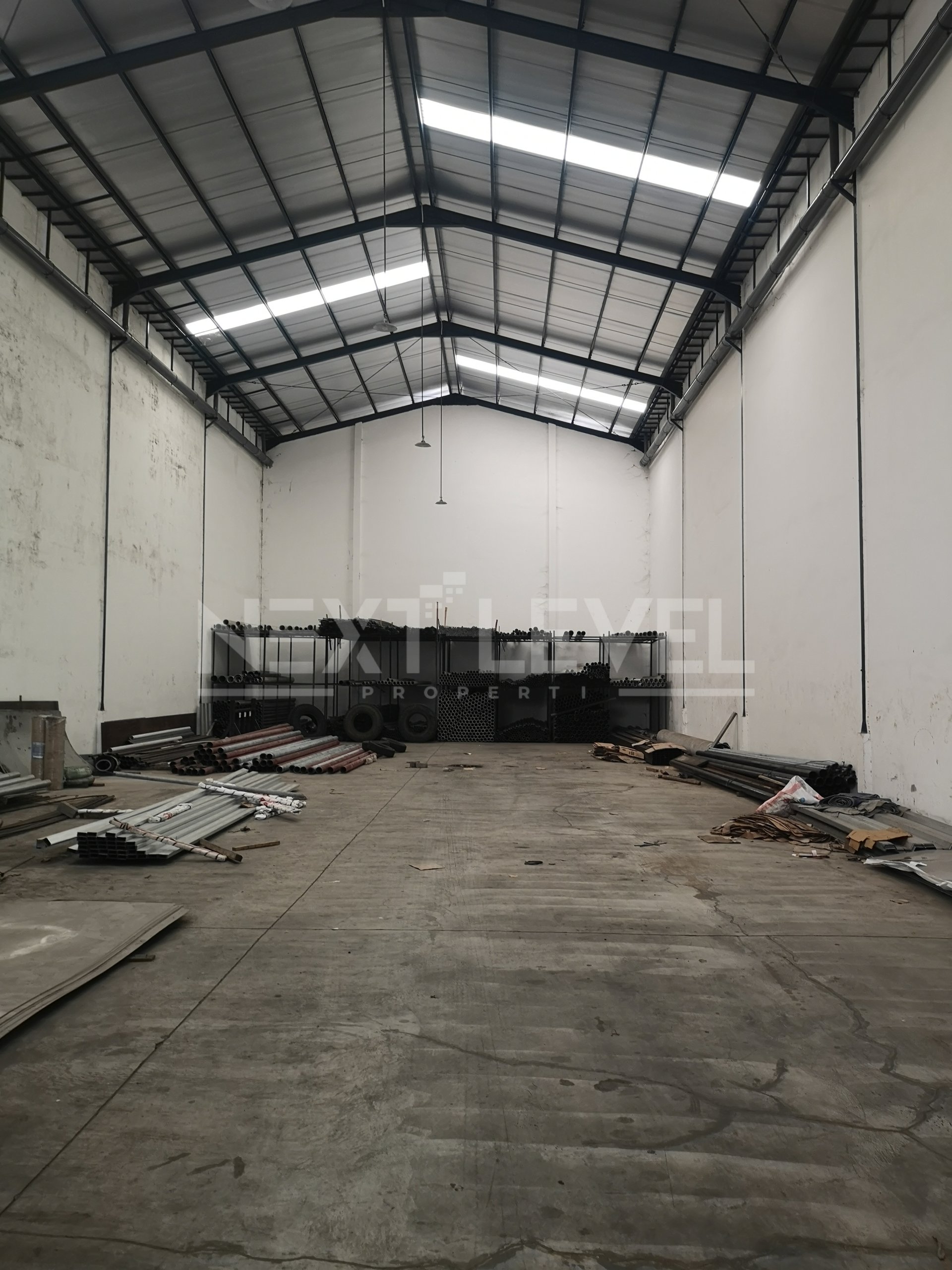 Dijual Gudang Siap Pakai di Akses Kebomas Gresik