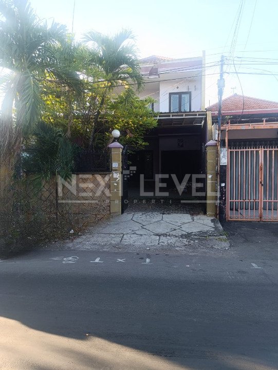 Petemon Timut, Rumah 2 lantai, tengah kota, Surabaya