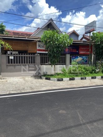 Rumah Luas Hook Area Ciujung Blimbing Malang. Dekat kampus UB, UM, Politeknik, mall MOG, Matos, stasiun, bandara, terminal, Rumah Sakit Lavalette, Kayutangan Heritage. MLG00052 