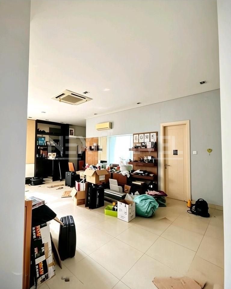 Dijual Rumah Pakuwon Indah Onegolf Terrace Minimalis Strategis Siap Huni