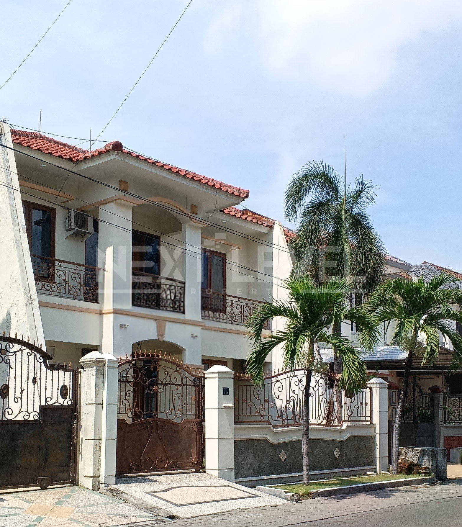 Murah! Disewakan rumah full furnished terawat, tinggal bawa koper.