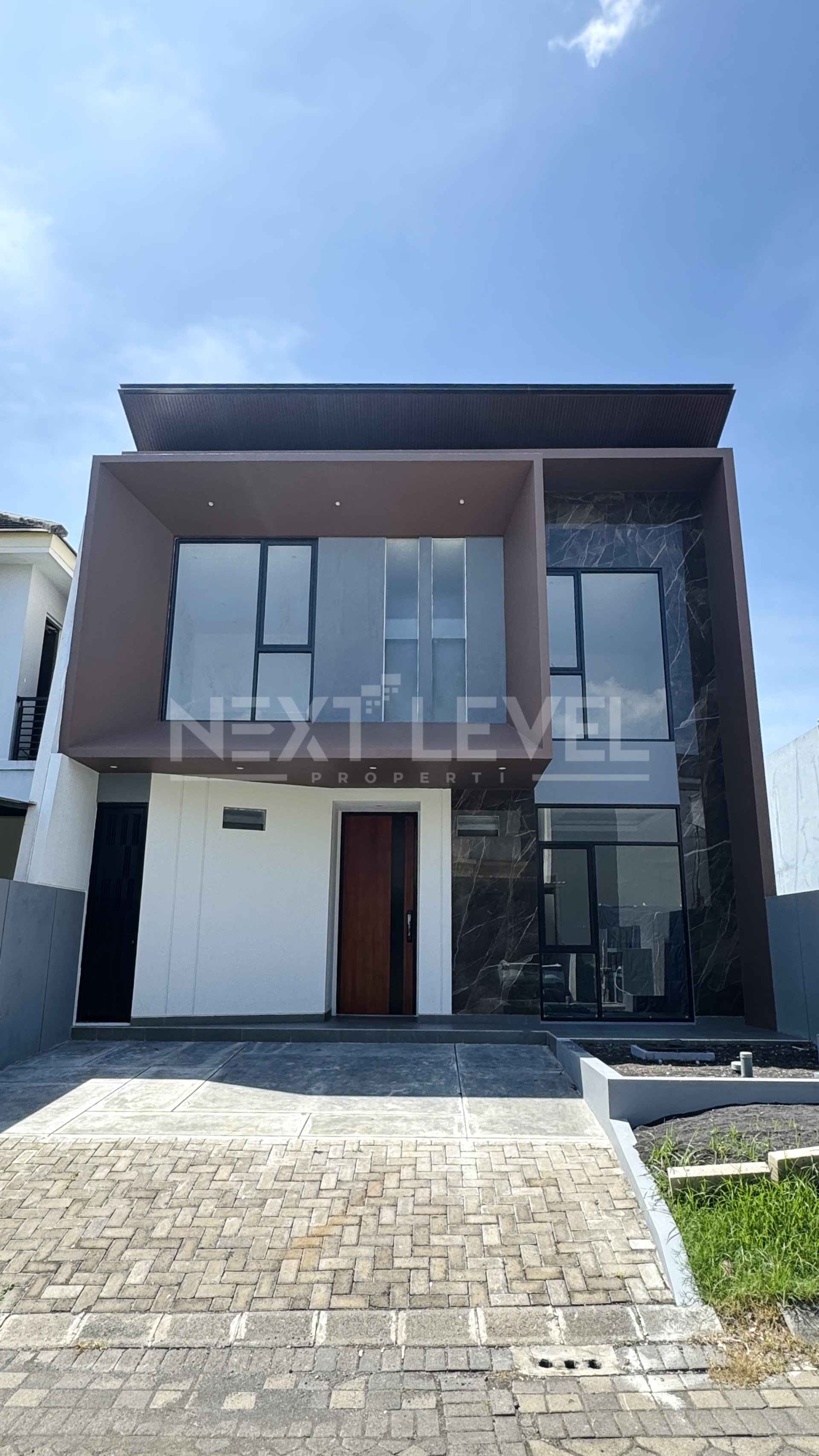 Rumah BARU GRESS Dijual di Woodland Citraland Surabaya Barat
