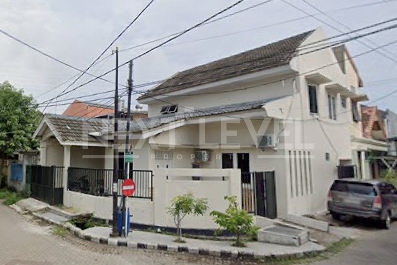 FOR RENT: Rumah Semi-Furnished Hook Strategis – Darmo Indah Selatan, Surabaya Barat