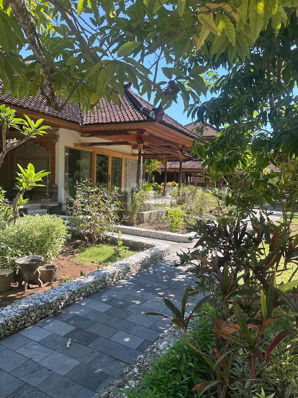 Dijual Tanah Tepi Pantai + Bangunan Tejakula Buleleng Bali  225.000.000 / 100 m² nego