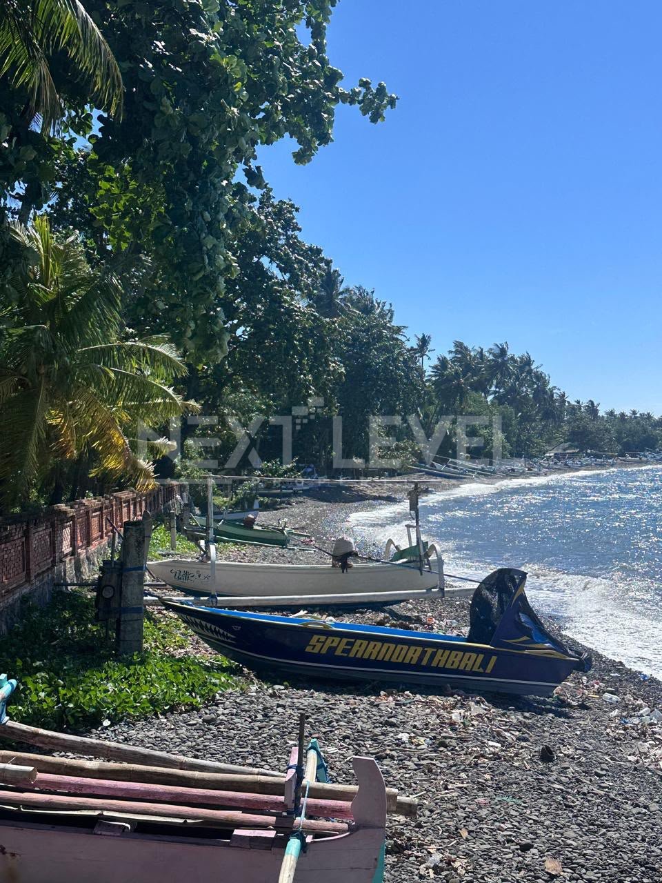 Dijual Tanah Tepi Pantai + Bangunan Tejakula Buleleng Bali  225.000.000 / 100 m² nego