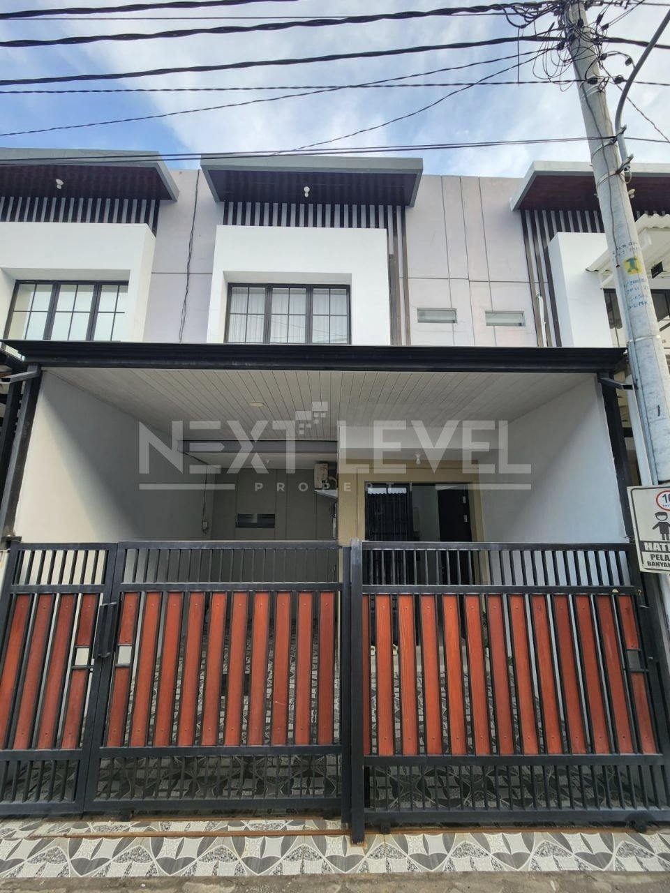 DIJUAL/ SEWA rumah di regency one Surabaya timur