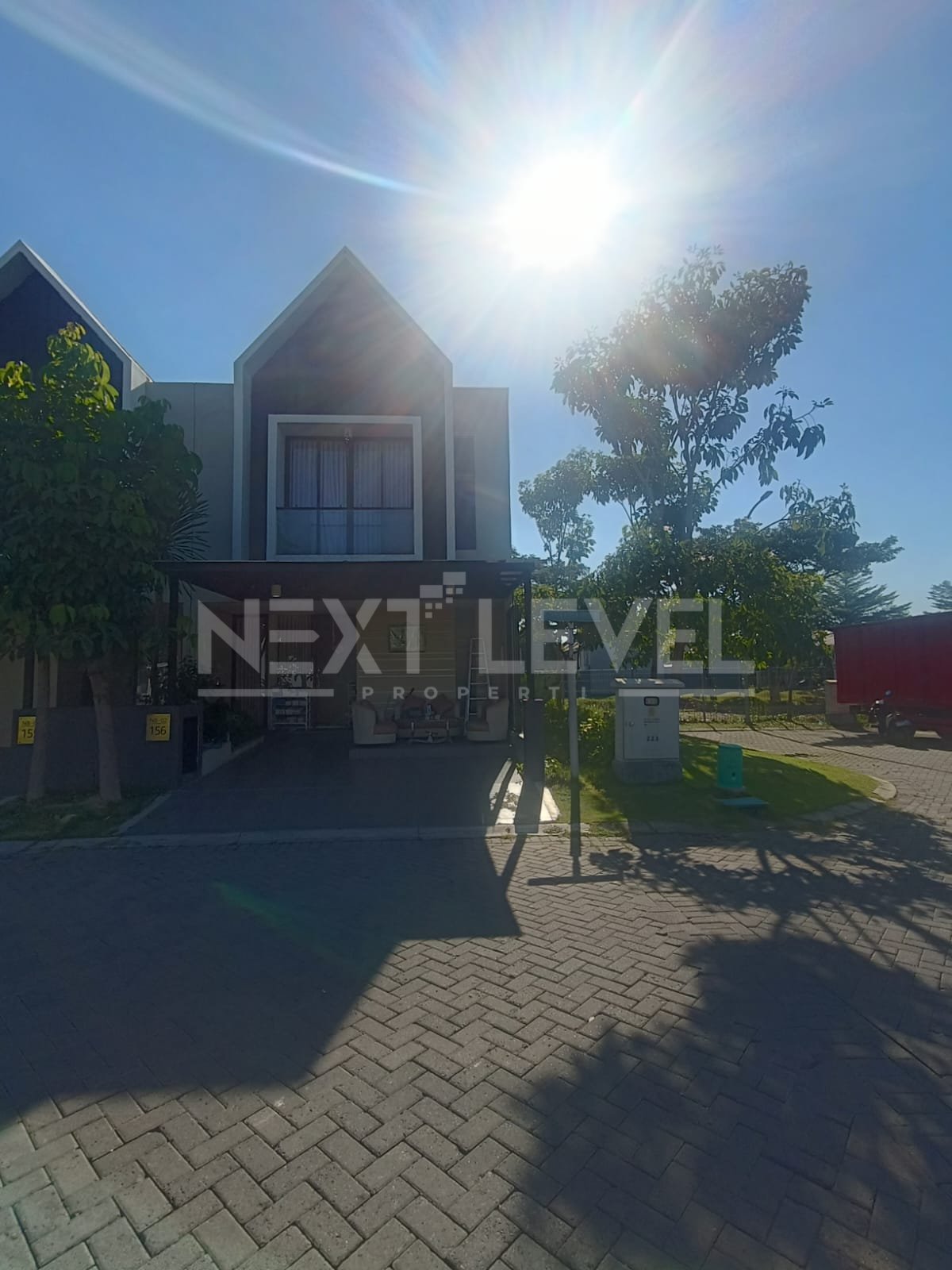 Disewakan rumah bagus di northwest Citraland Utara Surabaya barat