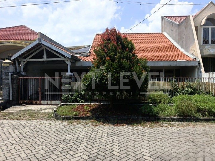Dijual rumah di gayungsari barat