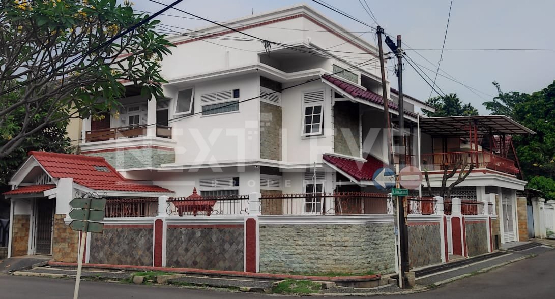 Di jual Rumah Hook Mewah & Strategis di Cireundeu, Ciputat Timur – Selangkah ke Jakarta Selatan!