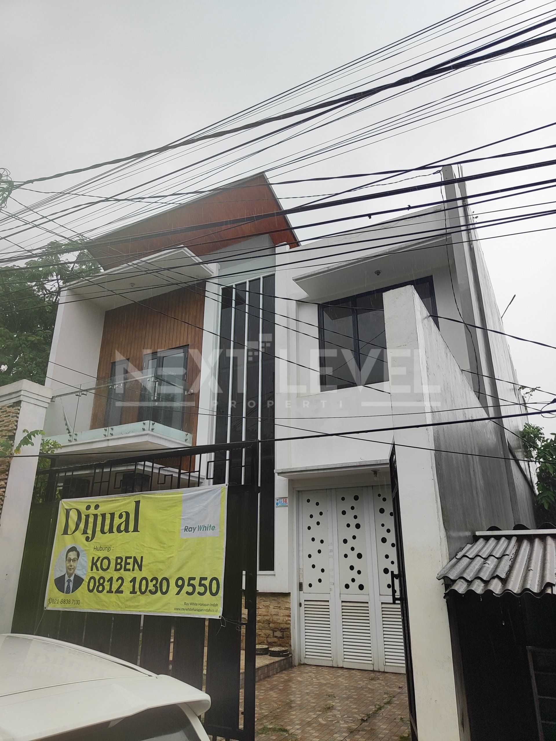 rumah mewah.BU.8 menit ke pintu TOL Cimangis. nego sampai jadi