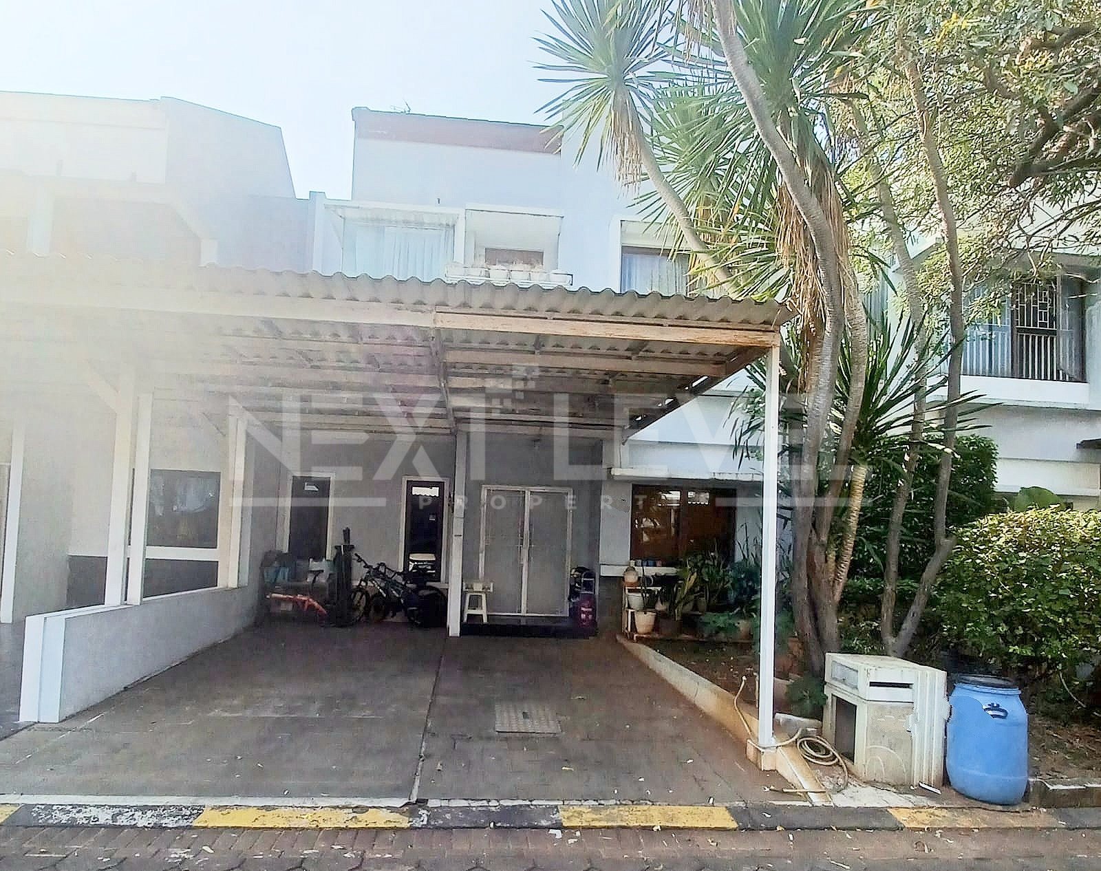 Rumah Cantik Siap Huni di Jakarta Garden City Cari rumah yang nyaman, aman, dan strategis untuk keluarga? Rumah ini bisa menjadi pilihan terbaik untuk Anda.