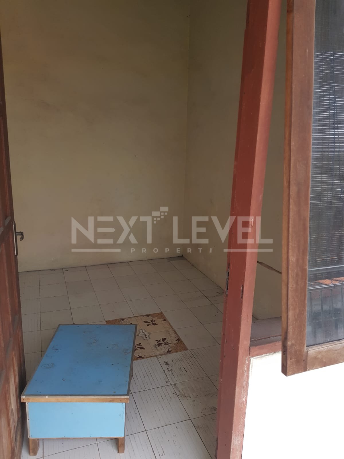 Dijual rumah murah Surabaya barat daerah lidah dikelilingi kampus , rumah sakit ,mall