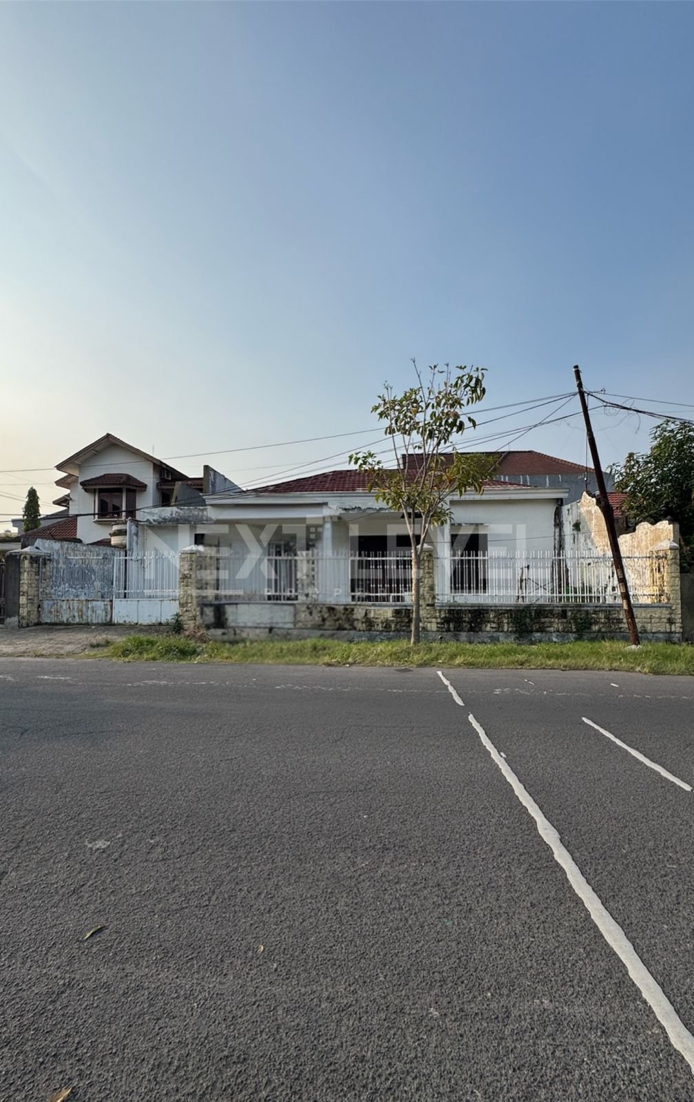 Dijual Rumah 1 Lantai Luas Lebar Minimalis di Gayungsari Raya