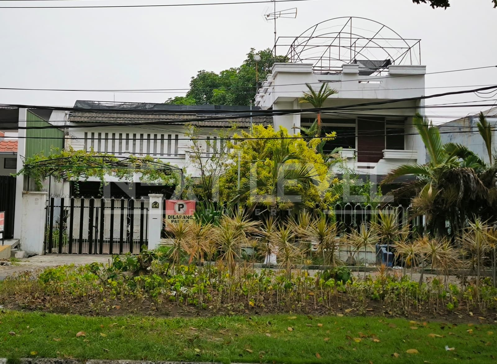 DIJUAL Rumah Raya Tenggilis Mejoyo