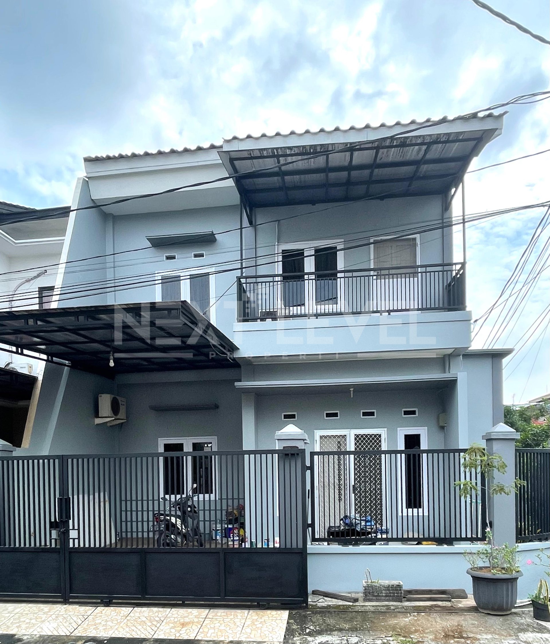 Rumah Hoek 2 Lantai Bulevar Hijau Kota Harapan Indah, Bekasi  