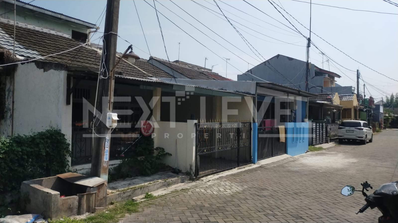 Rumah bahan THB. Sebelah pasar pejuang. Dekat kolam renang, dekat sekolah dan mesjid, tidak banjir