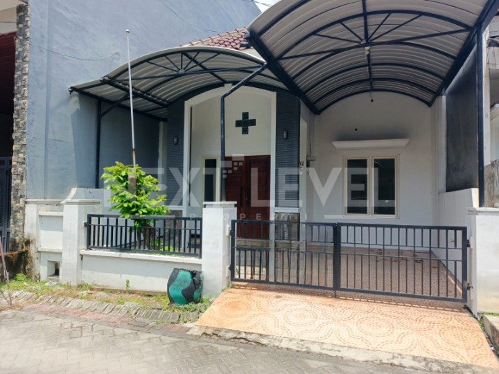 Dijual rumah lokasi strategis di kebonsari elveka 