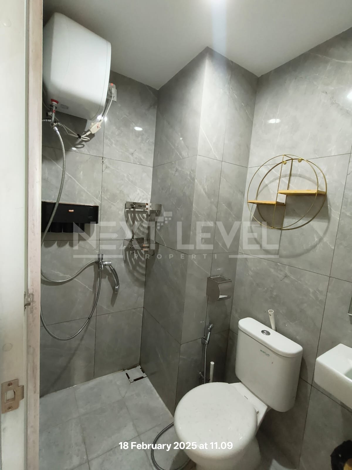 Jual  Sayana apartemen full furnish di Harapan Indah 