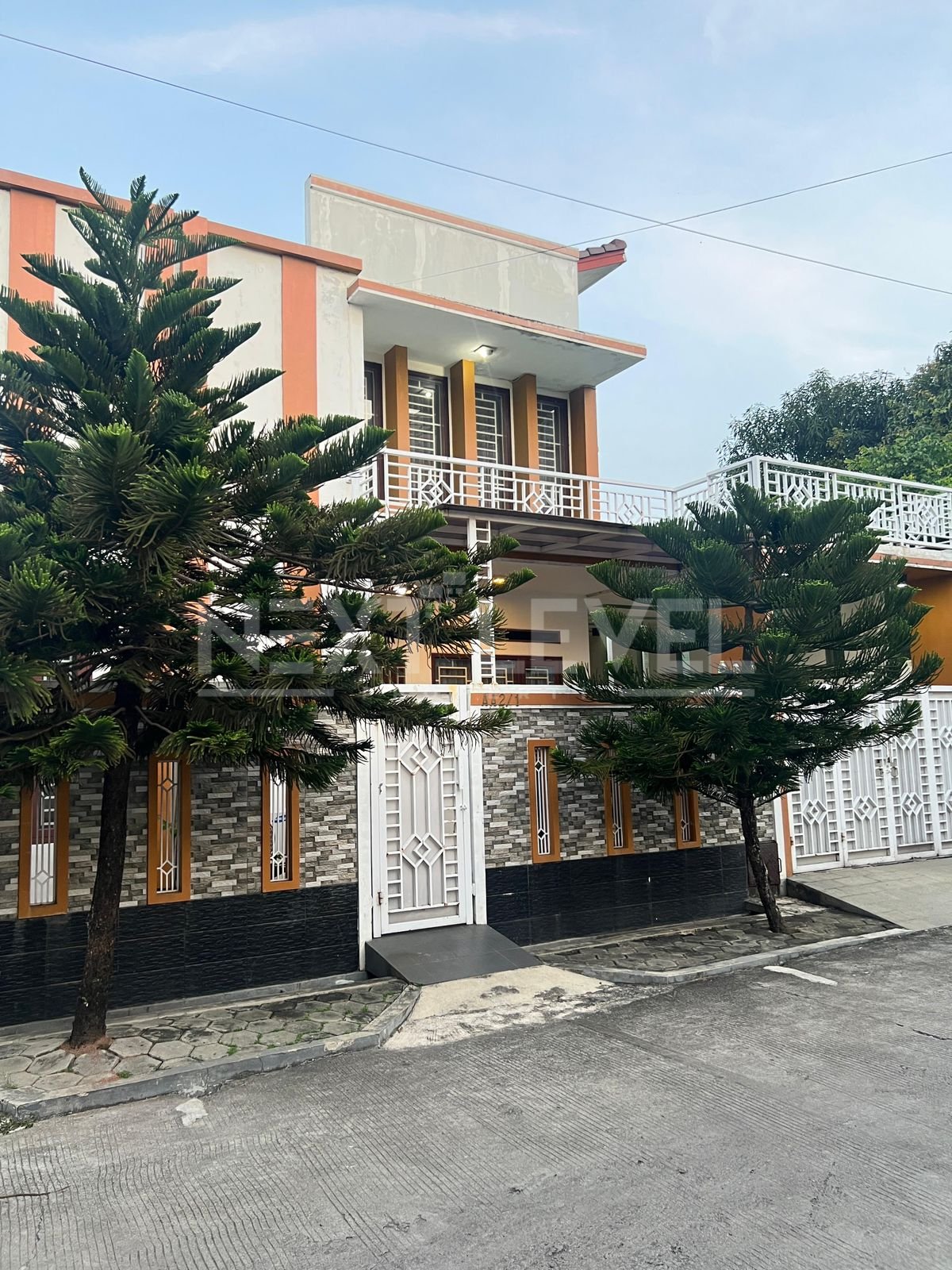 Rumah dekat sekolah penabur dan univ binus sumarecon bekasi