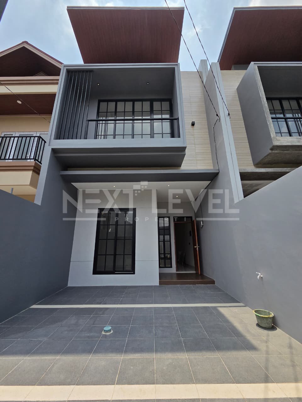 Rumah baru 2 lantai di Meruya kav Dki jakarta barat