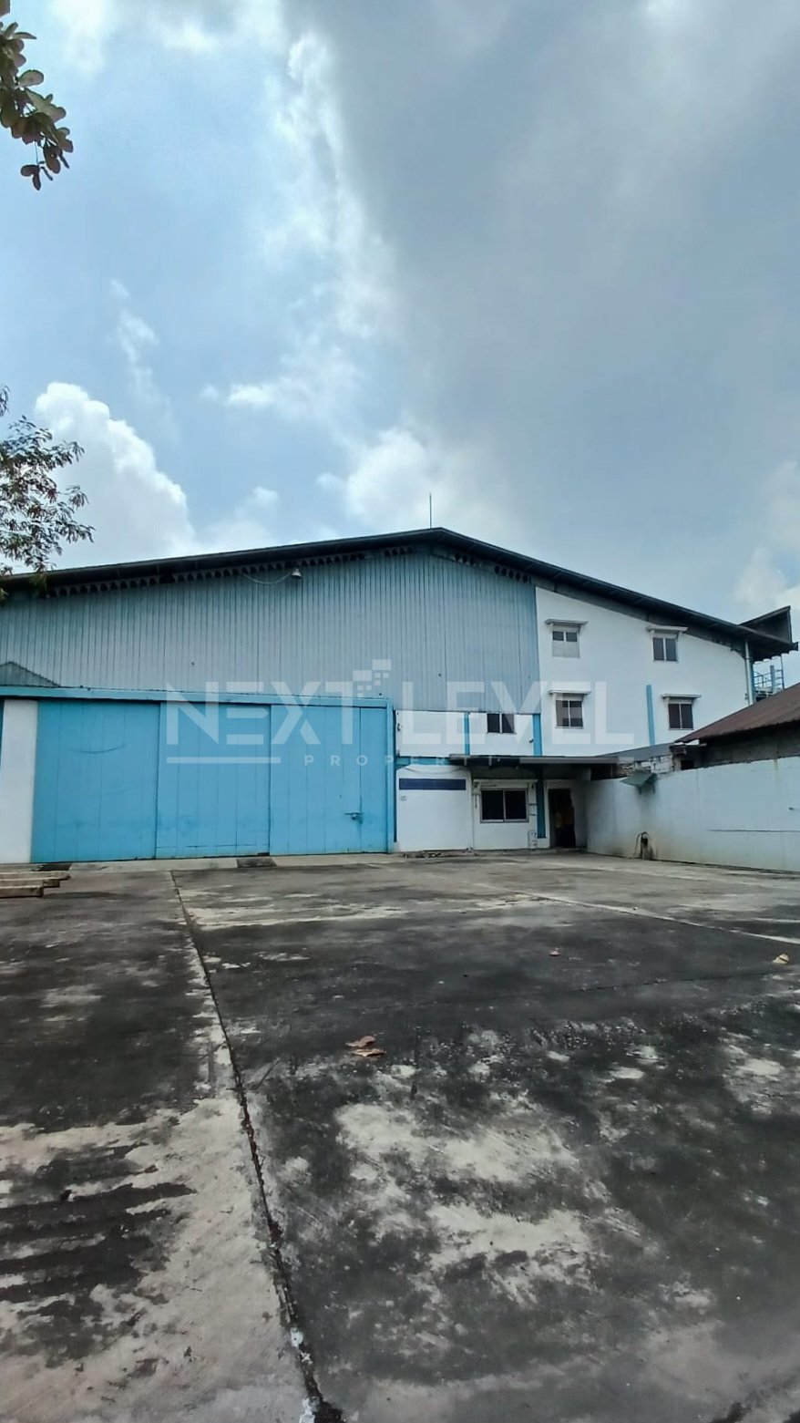 Jual cepat gudang di Ry Pantura dekat gerbang Telaga Asih tol JORR 2