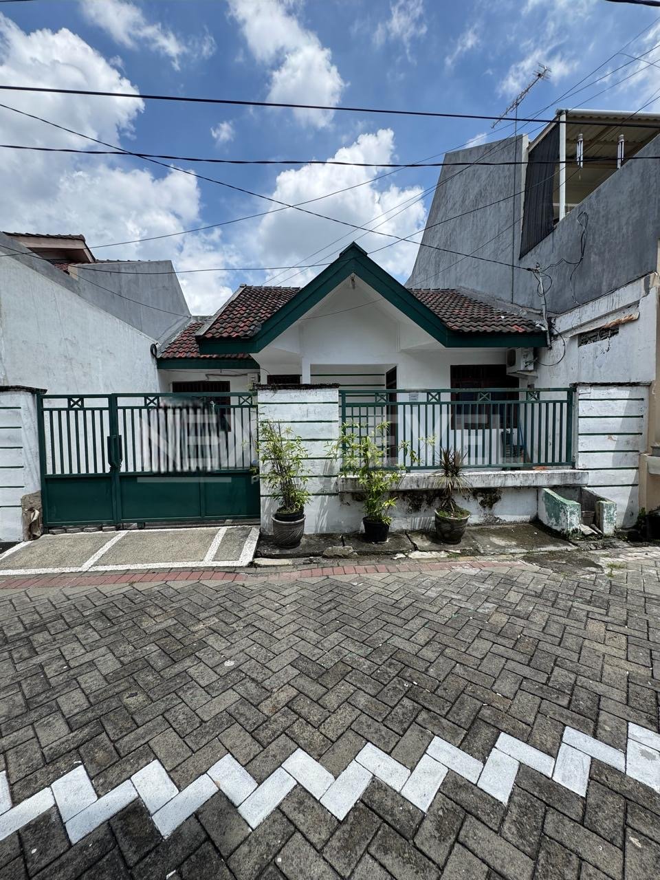 Dijual Rumah Terawat Taman Pondok Indah Wiyung Surabaya