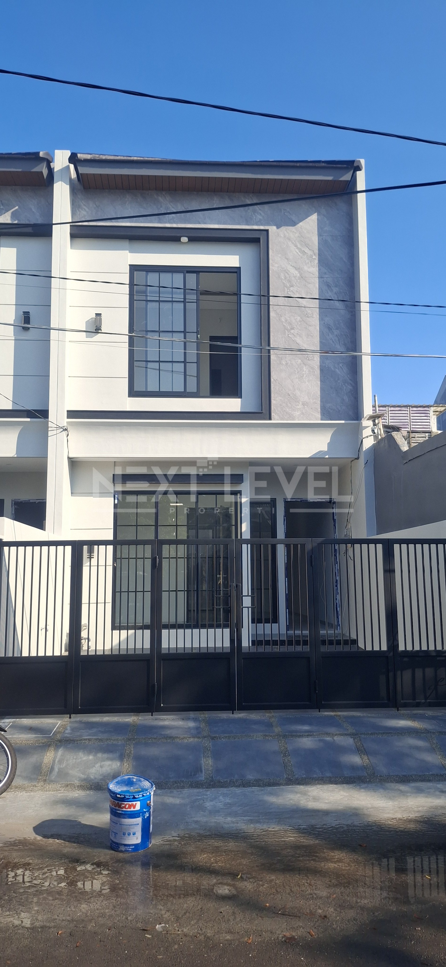 Rumah Baru Klampis Semolo, Tengah Kota Surabaya. Dekat beberapa Kampus, Dekat Mall, Dekat Fasilitas Kesehatan.