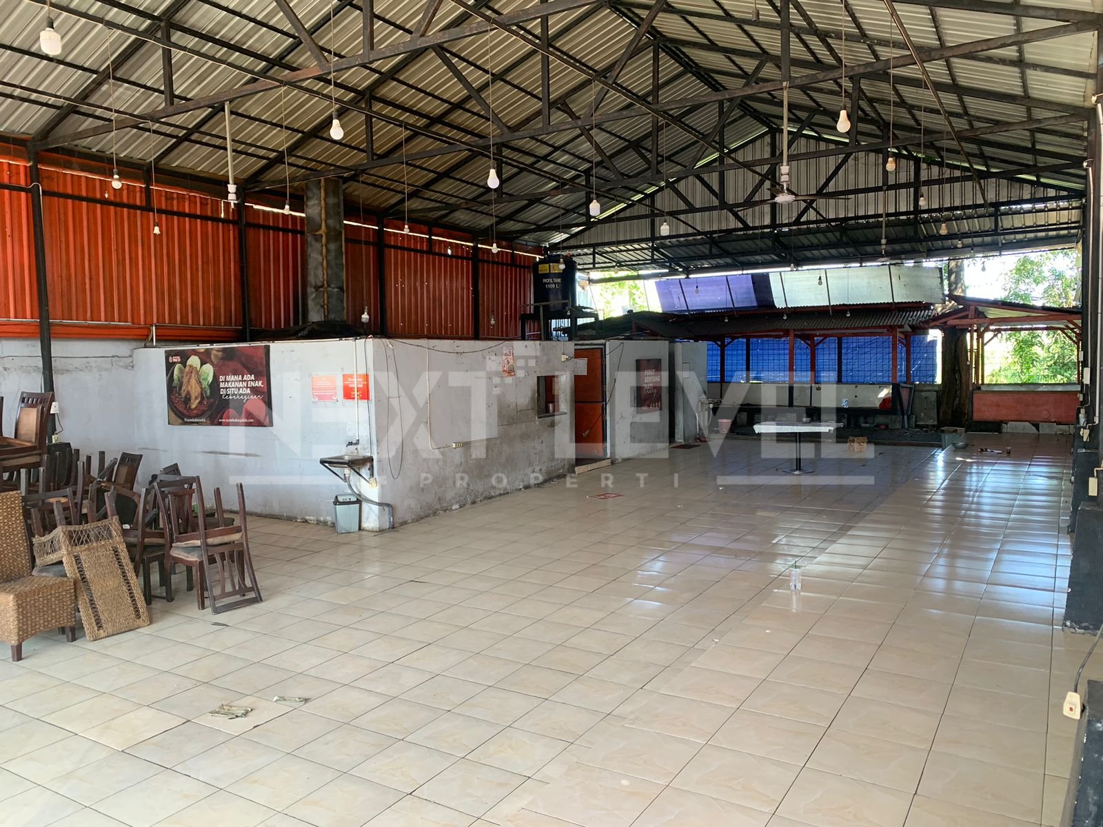 Disewakan tempat usaha ( ex depot ) di Brigjen Katamso, Waru.