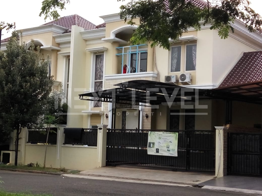 🏡 Rumah Mewah Full Furnished Hadap Taman Bermain di Royal Residence