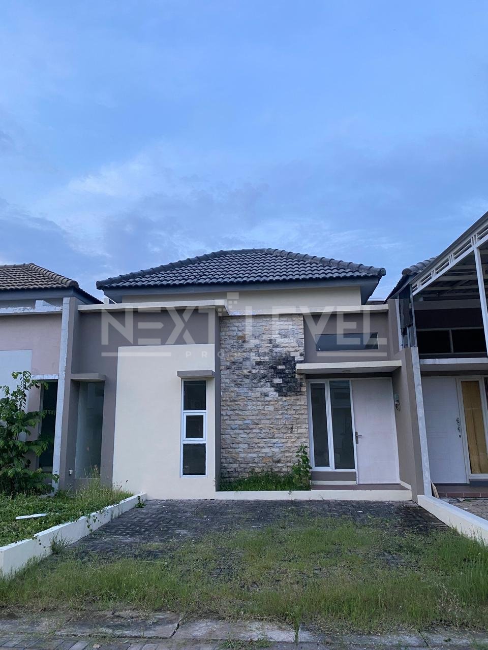 Rumah baru gress di NEWTON PARK JUANDA