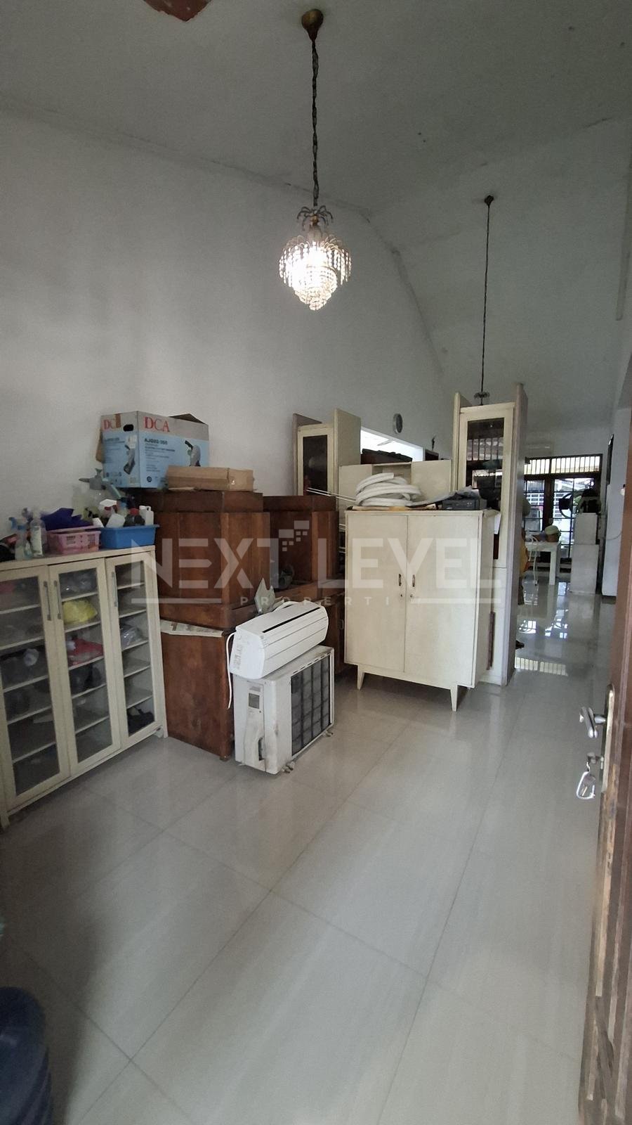 Disewakan rumah di Raya Darmo permai selatan surabaya