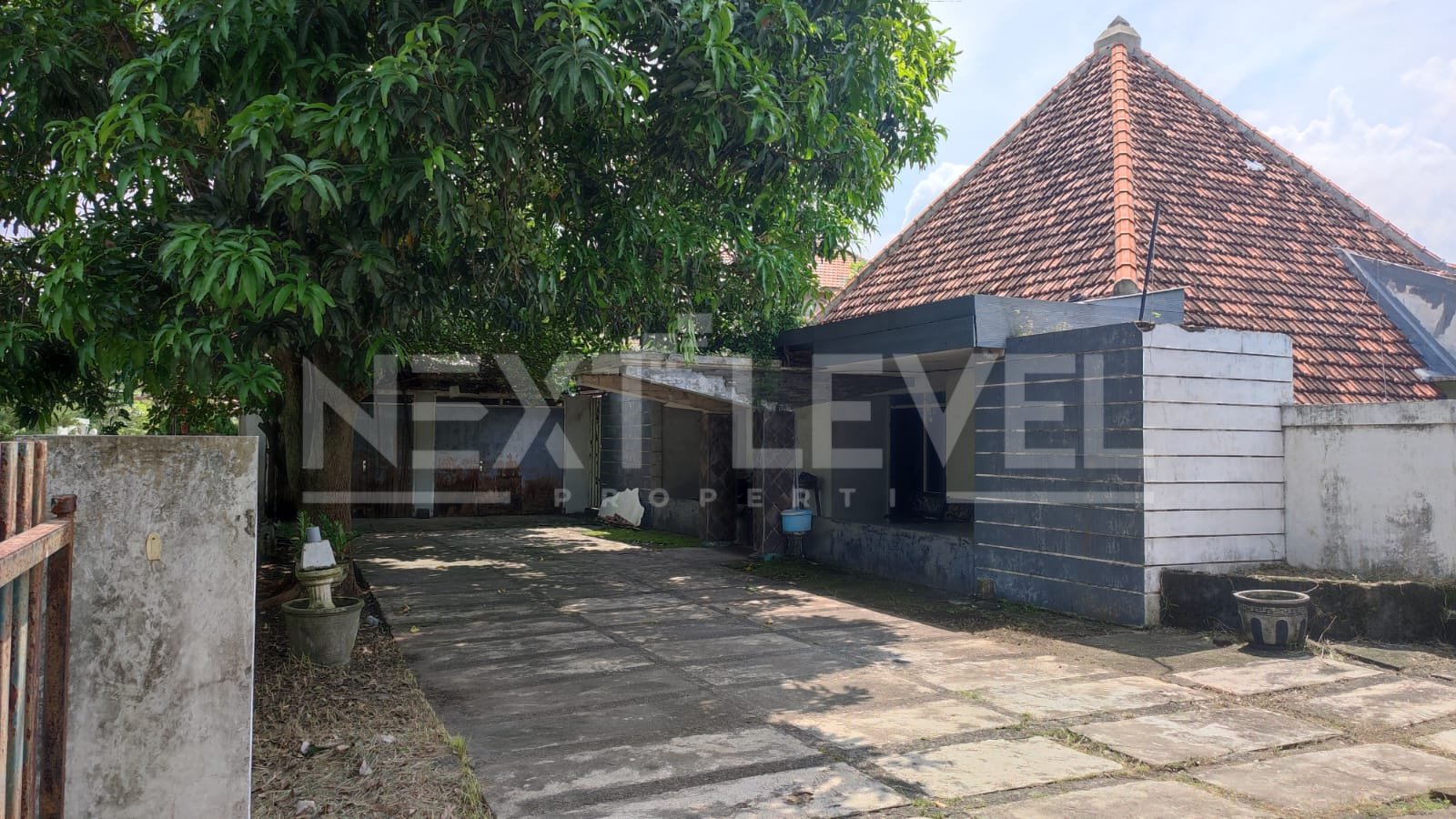 Jual rumah kebaron
