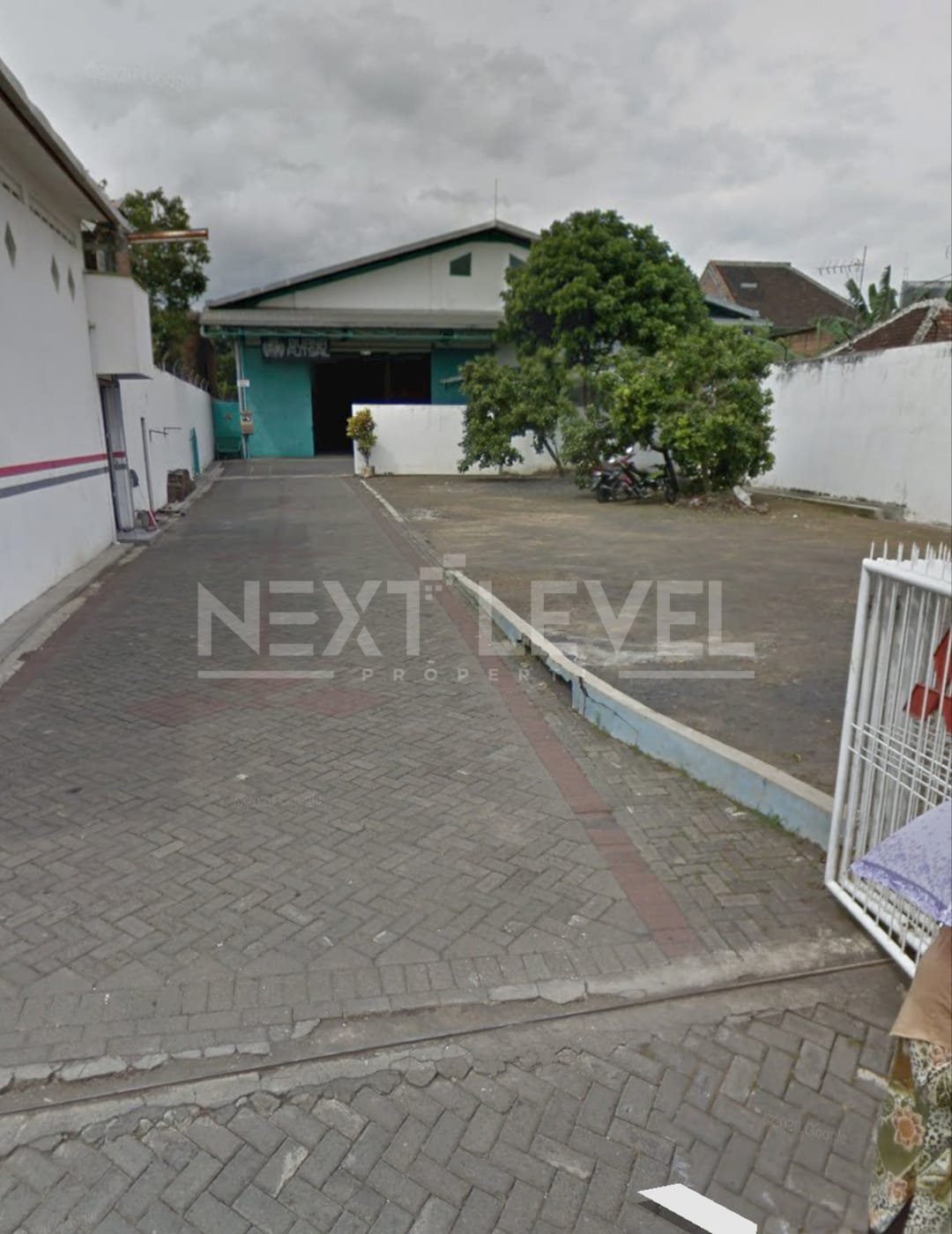 Gudang Komersial Strategis di Dinoyo, Cocok untuk Usaha. Dekat Universitas Gajayana, UNITRI, Jalan MT Haryono, Terminal Landungsari, UB, Pusat Kuliner dan Pertokoan Dinoyo. MLG00064