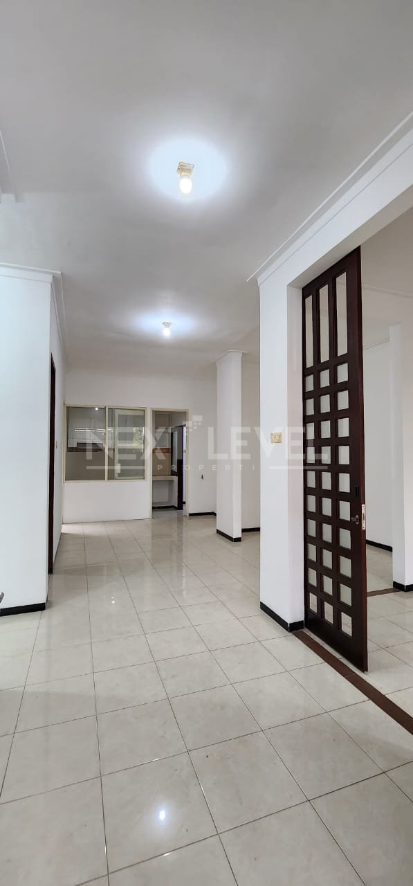 Disewakan Rumah Di Royal Ketintang Dekat Al Hikmah sby