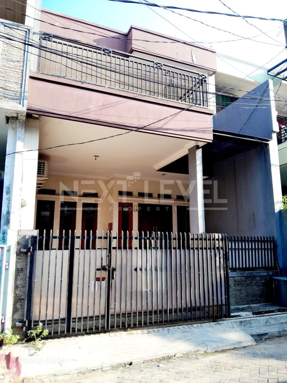 Di jual Rumah  2 1/2 Lantai Di Harapan Baru Regency Bekasi
