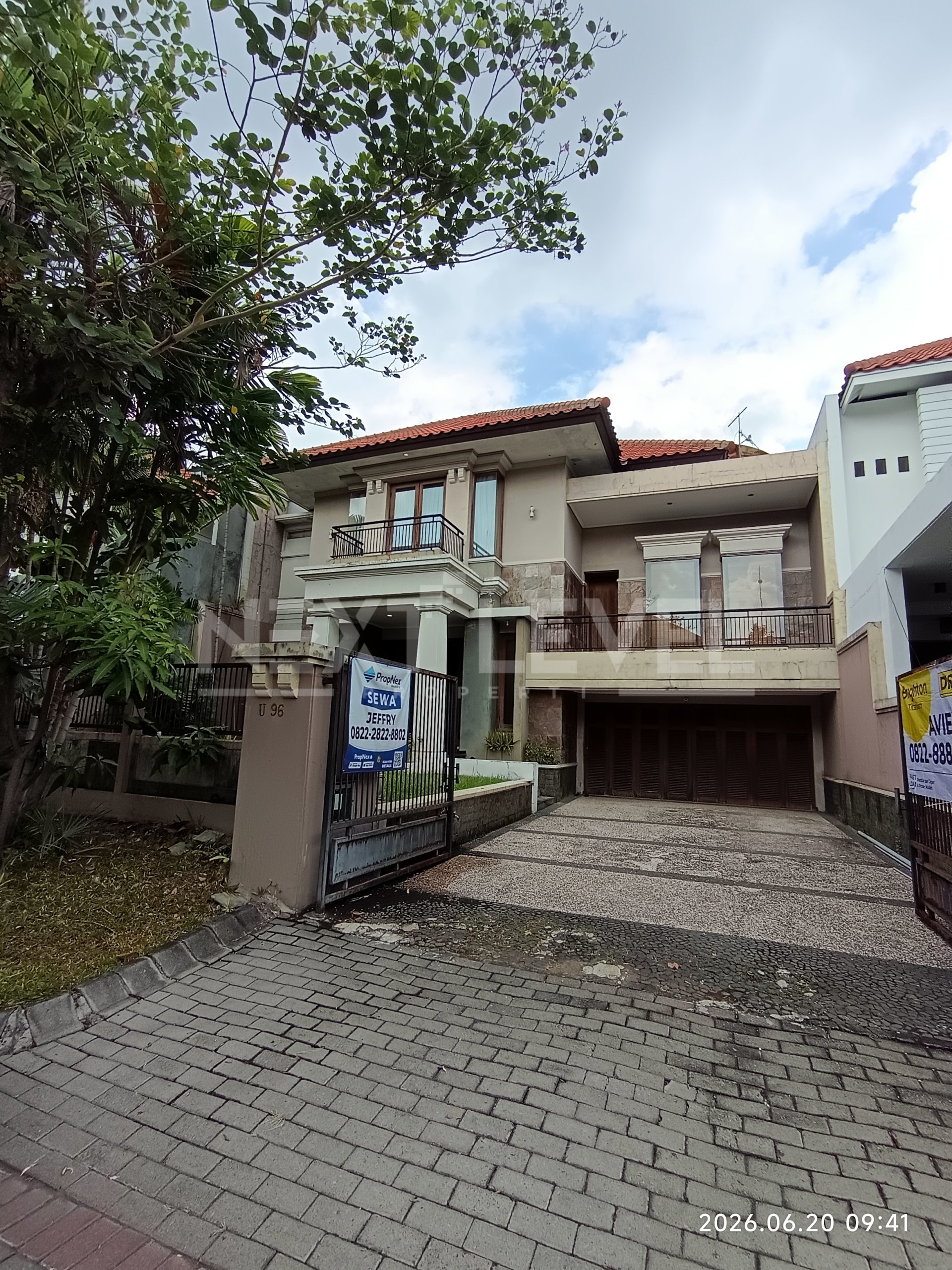 Rumah Disewakan Graha Family 