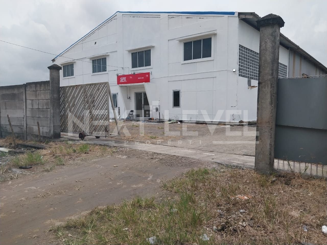 Dijual Gudang Manyar Gresik Startegis Siap Huni
