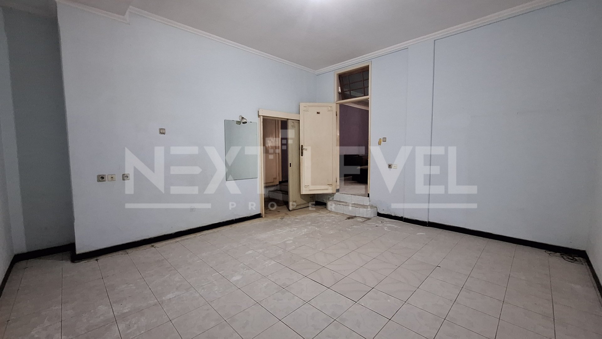 dijual cepat rumah besar di jemursari selatan