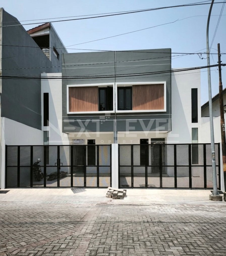 DIJUAL: Rumah Baru Gress Minimalis Modern – Mulyosari Utara, Surabaya Timur Kondisi: Baru Gress