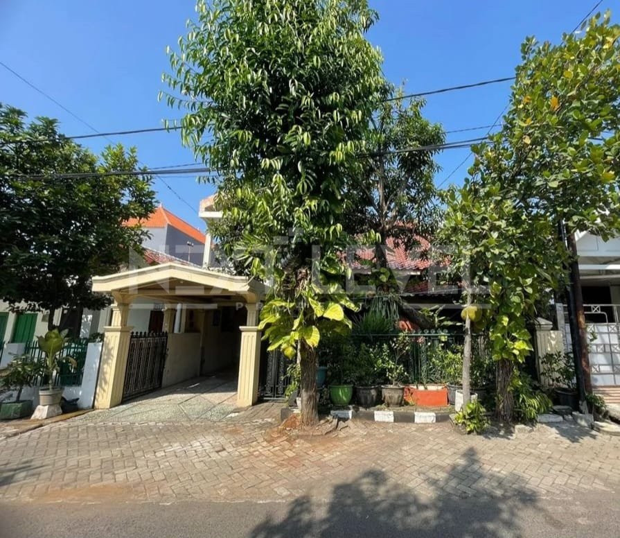 DIJUAL RUMAH KETINTANG MADYA TERAWAT SIAP HUNI