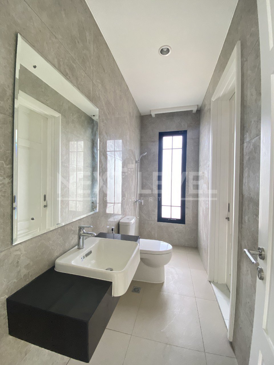 Disewakan rumah di cluster Jasmia lokasi crown gading