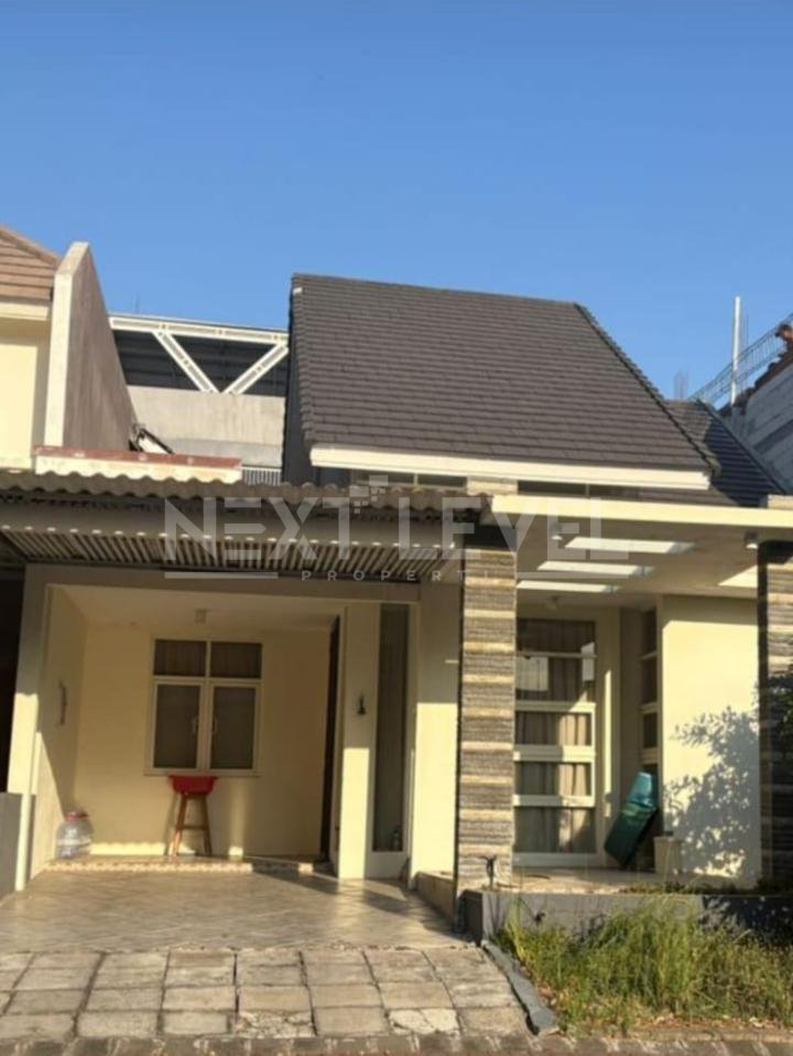 Disewakan rumah di Somerset Citraland utama Surabaya barat