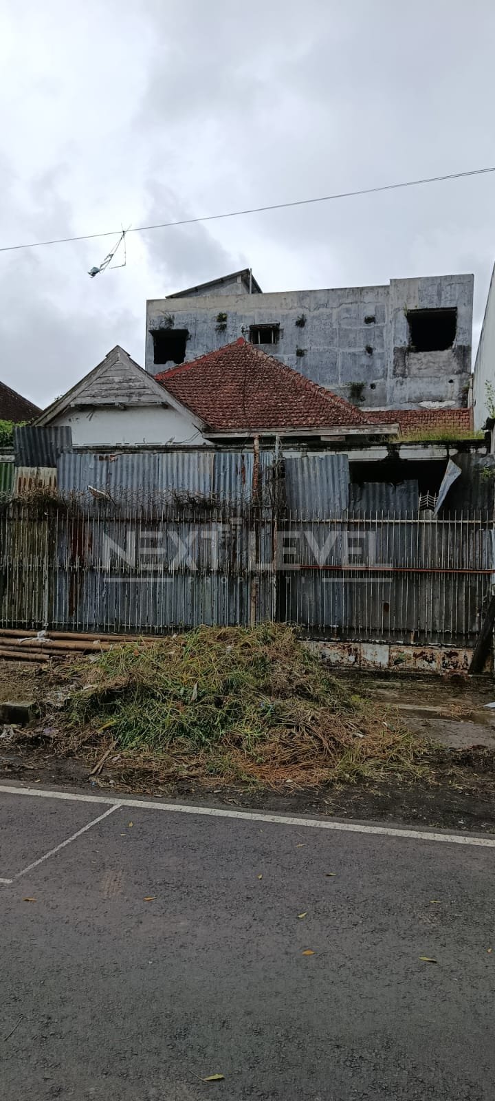 Gedung Komersial Strategis di Jl. Batok Malang. Dekat Alun-Alun, Stasiun Kota Baru, Kampus UB, UM, Mall Olympic Garden (MOG), Rumah Sakit Lavalette. MLG00066