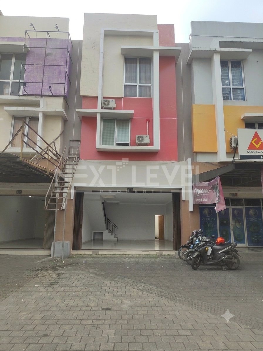 Ruko 3 lantai asia tropis disewa , dekat greja. Sekolah, kantor jalam lebar dan tidak ada portal