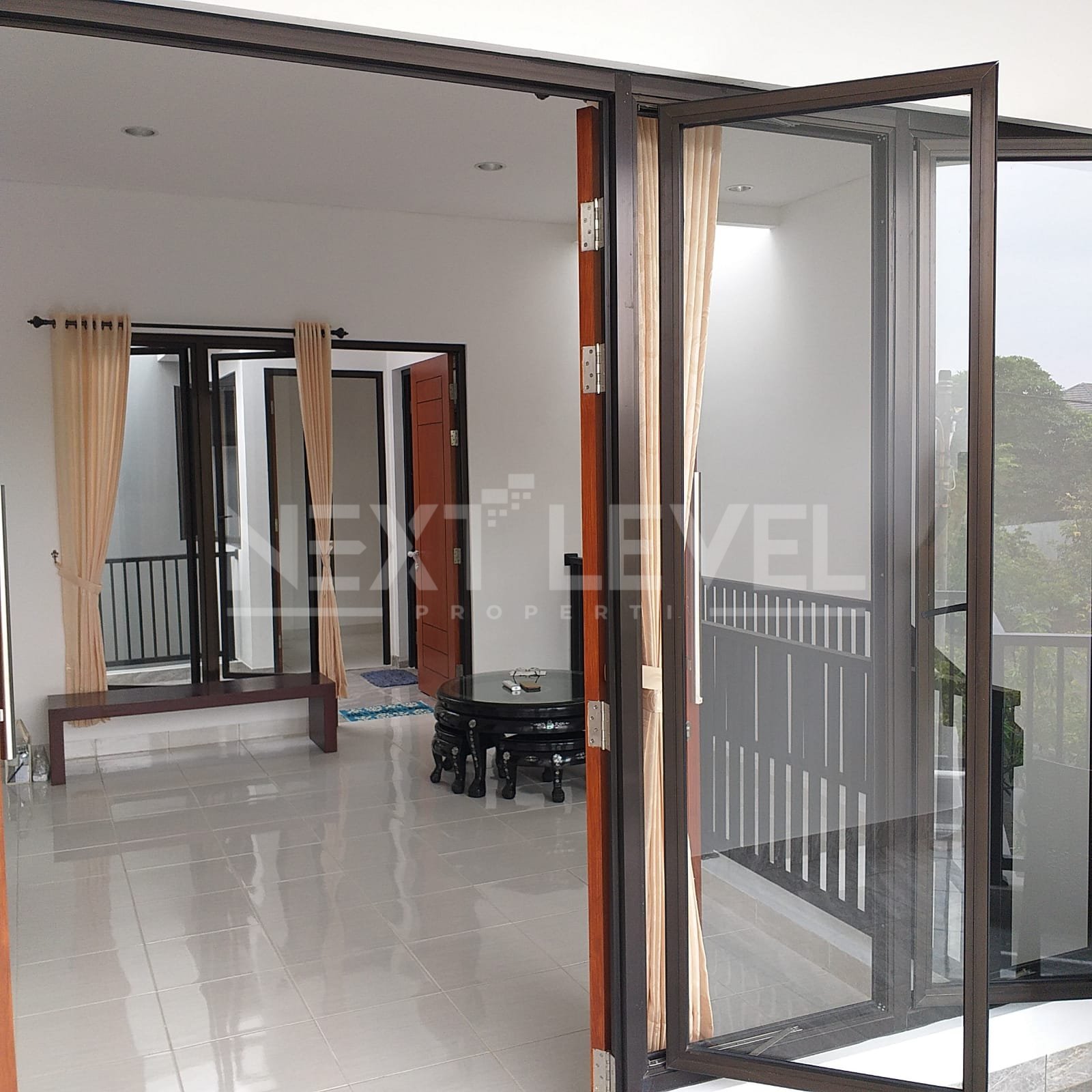 Dijual rumah semi furnish di permata Safira regency Surabaya barat